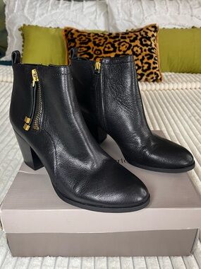 Franco Sarto Diana Black Leather Zip Ankle Boots Gold Hardware Size 9 NWB
